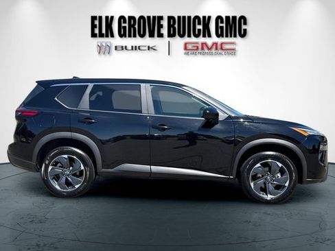 Used 2024 Nissan Rogue SV AWD/4WD image 3