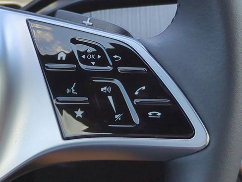 Used 2025 Mercedes-Benz C 300 Sedan image 25