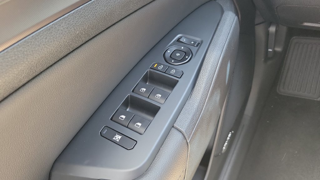 New 2026 Kia Sportage SX FWD image 19