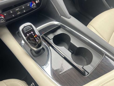 Used 2020 Buick Enclave Essence w/ Sound and Sites Package image 11