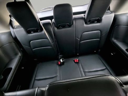 Used 2022 Nissan Pathfinder SL image 18