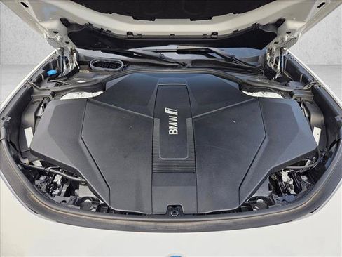 Certified 2024 BMW i7 xDrive60 AWD/4WD image 30