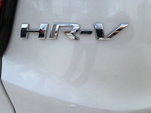 Used 2022 Honda HR-V LX image 11