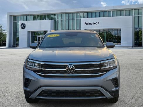 Certified 2022 Volkswagen Atlas Cross Sport SE image 2