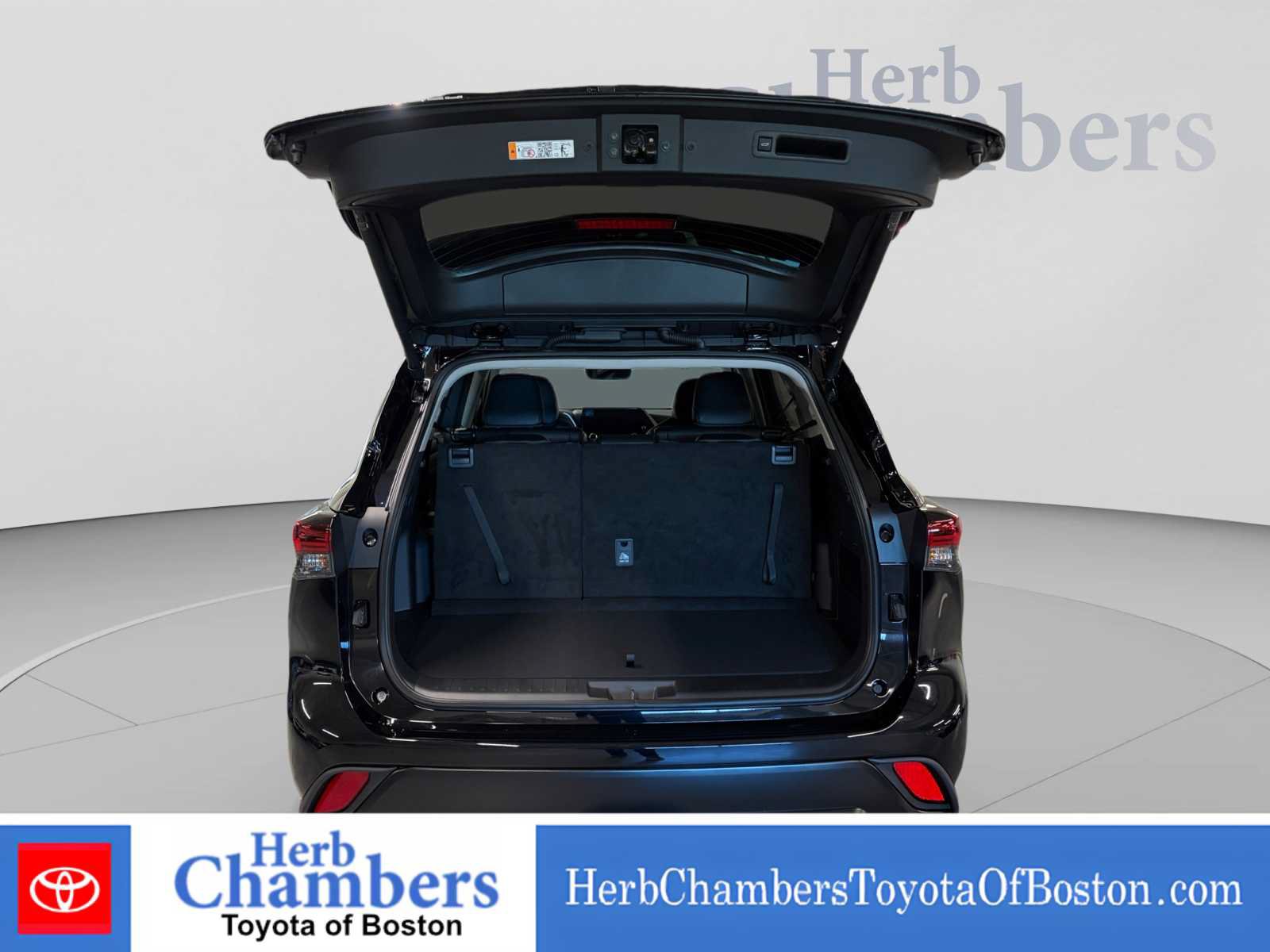 Used 2026 Toyota Highlander XLE AWD/4WD image 4