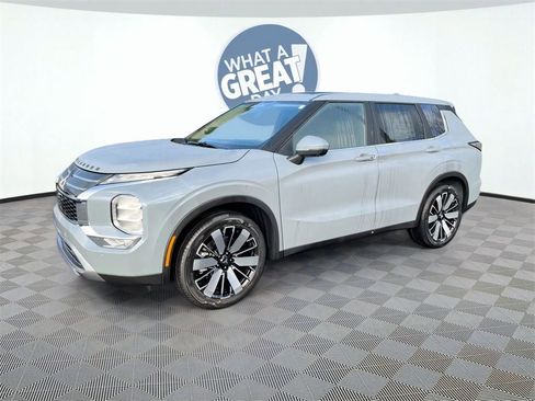 New 2026 Mitsubishi Outlander SE image 35