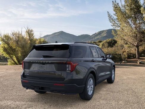 New 2026 Ford Explorer Active image 8