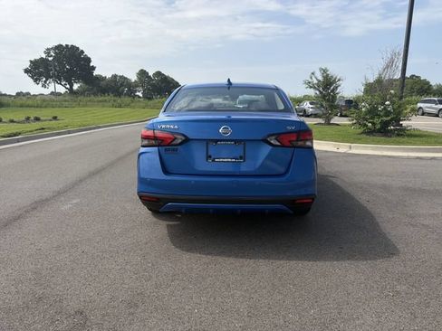 Used 2021 Nissan Versa SV FWD image 4
