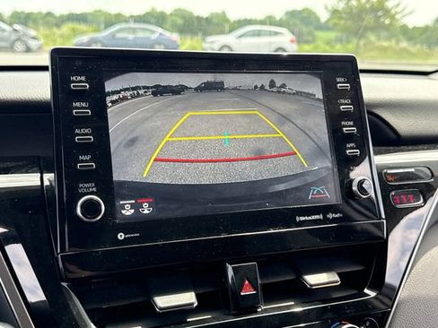 Used 2022 Toyota Camry SE w/ Cold Weather Package FWD image 29