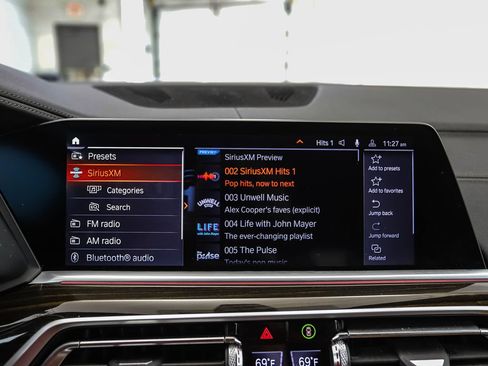 Used 2023 BMW X5 xDrive40i w/ Premium Package AWD/4WD image 17