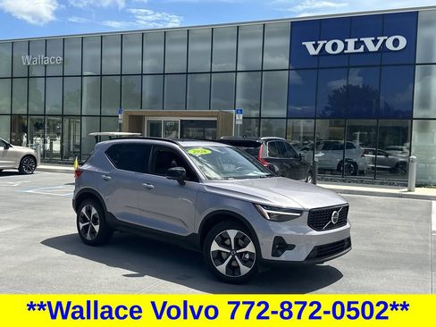 Used 2026 Volvo XC40 B5 Plus AWD/4WD image 1