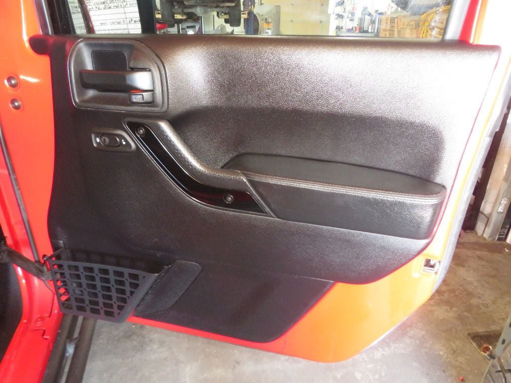 Used 2015 Jeep Wrangler Unlimited Sahara AWD/4WD image 30