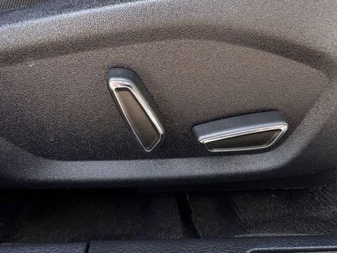 Used 2019 Ford Fusion SE image 28