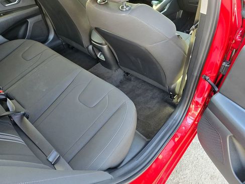 Used 2024 Hyundai Elantra Blue image 31