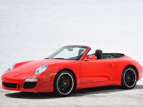 Used 2012 Porsche 911 Carrera GTS RWD image 2