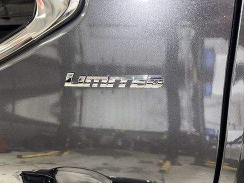 Used 2024 Toyota Tundra Limited AWD/4WD image 32