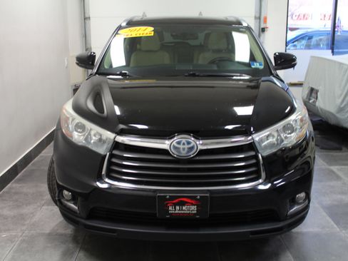 Used 2014 Toyota Highlander Limited Platinum image 2