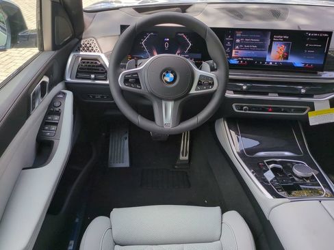 New 2026 BMW X5 xDrive40i w/ M Sport Package AWD/4WD image 16