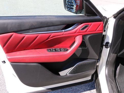 Used 2022 Maserati Levante GT image 17