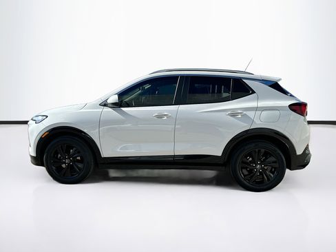 Used 2024 Buick Encore GX Sport Touring image 4