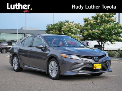 Used 2020 Toyota Camry XLE w/ Driver Assist Package FWD image 1