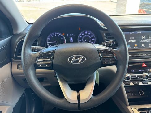 Used 2020 Hyundai Elantra SEL image 10