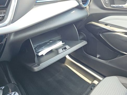 Used 2024 Chevrolet Trax LT w/ LT Convenience Package image 51