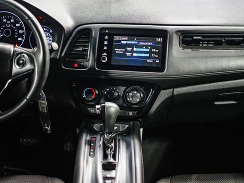 Used 2020 Honda HR-V Sport image 13