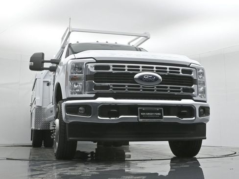 New 2024 Ford F350 XL w/ XL Chrome Package image 38