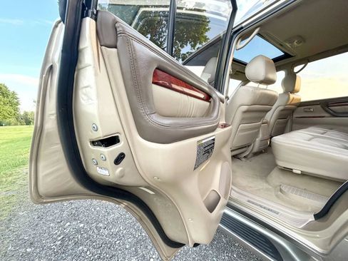Used 2001 Lexus LX 470 4WD image 77