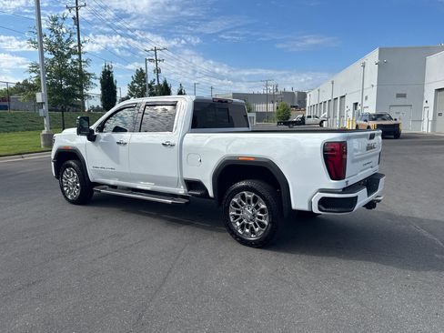 Used 2026 GMC Sierra 2500 Denali AWD/4WD image 8