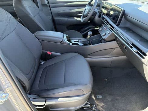 New 2026 Hyundai Tucson SE image 18