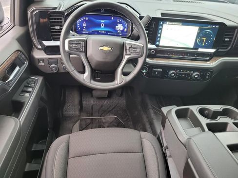 Used 2025 Chevrolet Silverado 1500 LT w/ Convenience Package II RWD image 16