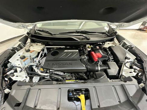Used 2023 Nissan Rogue S AWD/4WD image 33
