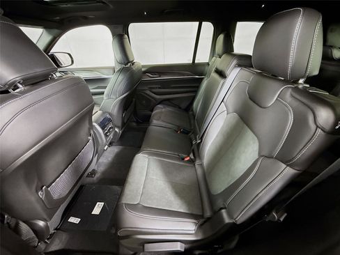 New 2026 Jeep Grand Cherokee L 4WD image 19