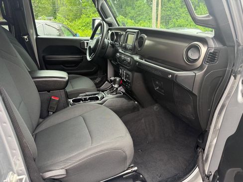 Used 2018 Jeep Wrangler Unlimited Sport S AWD/4WD image 14
