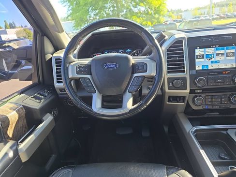 Used 2017 Ford F250 Lariat w/ Lariat Ultimate Package AWD/4WD image 7