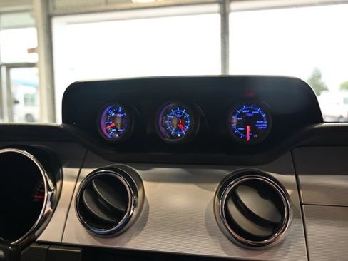 Used 2005 Ford Mustang GT Premium RWD image 17