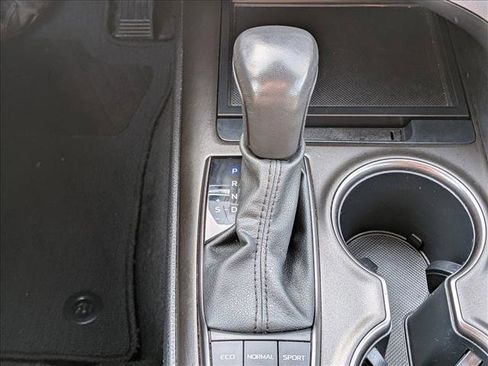 Used 2024 Toyota Camry SE image 13