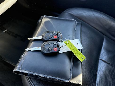 Used 2008 Lincoln MKZ Base AWD 4dr Sedan image 27