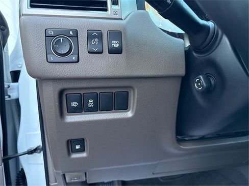 Used 2015 Lexus GX 460 image 37