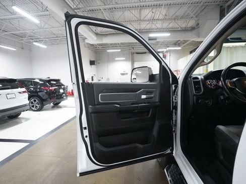 Used 2020 RAM 3500 Big Horn AWD/4WD image 28