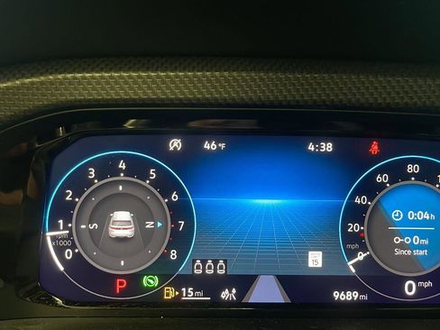 Used 2025 Volkswagen Atlas Cross Sport SEL R-Line image 11