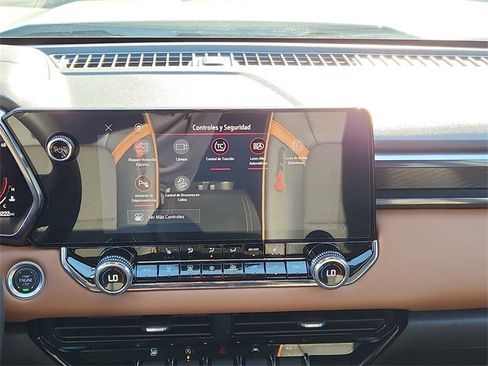 Certified 2025 GMC Canyon AT4 image 26