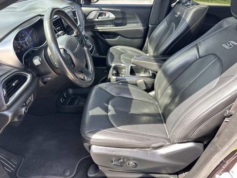 Used 2019 Chrysler Pacifica Touring-L Plus w/ S Appearance Package FWD image 19