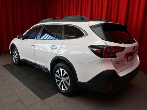 Used 2020 Subaru Outback Premium image 5