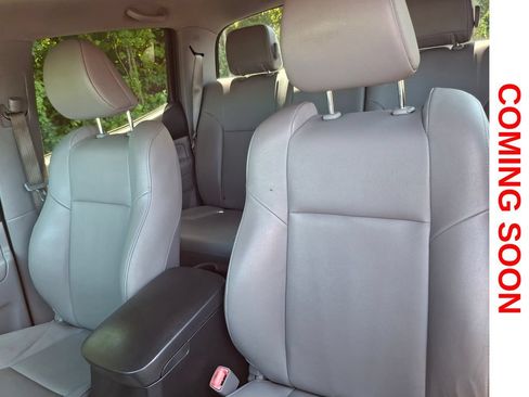 Used 2013 Toyota Tacoma 4x4 Double Cab w/ Limited Pkg image 12