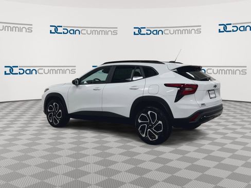 New 2026 Chevrolet Trax RS w/ Sunroof Package image 6