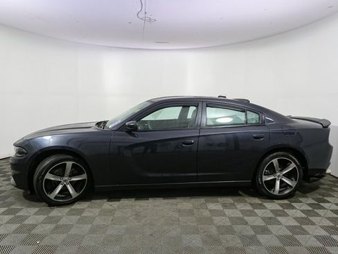 Used 2017 Dodge Charger SXT image 7
