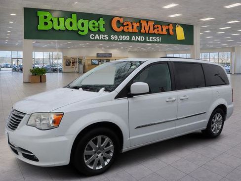 Used 2014 Chrysler Town & Country Touring image 1